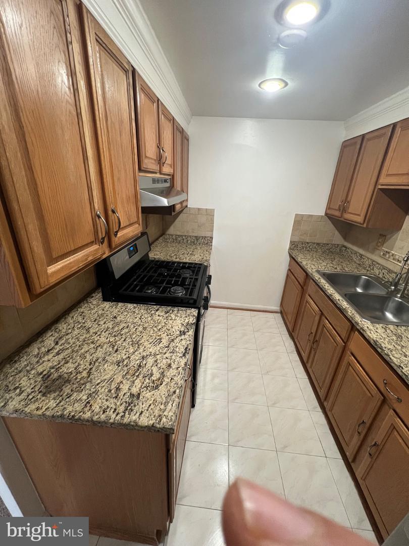 4600 DUKE ST #1423, ALEXANDRIA, Virginia 22304, 2 Bedrooms Bedrooms, 3 Rooms Rooms,1 BathroomBathrooms,Residential,For sale,4600 DUKE ST #1423,VAAX2051946 MLS # VAAX2051946