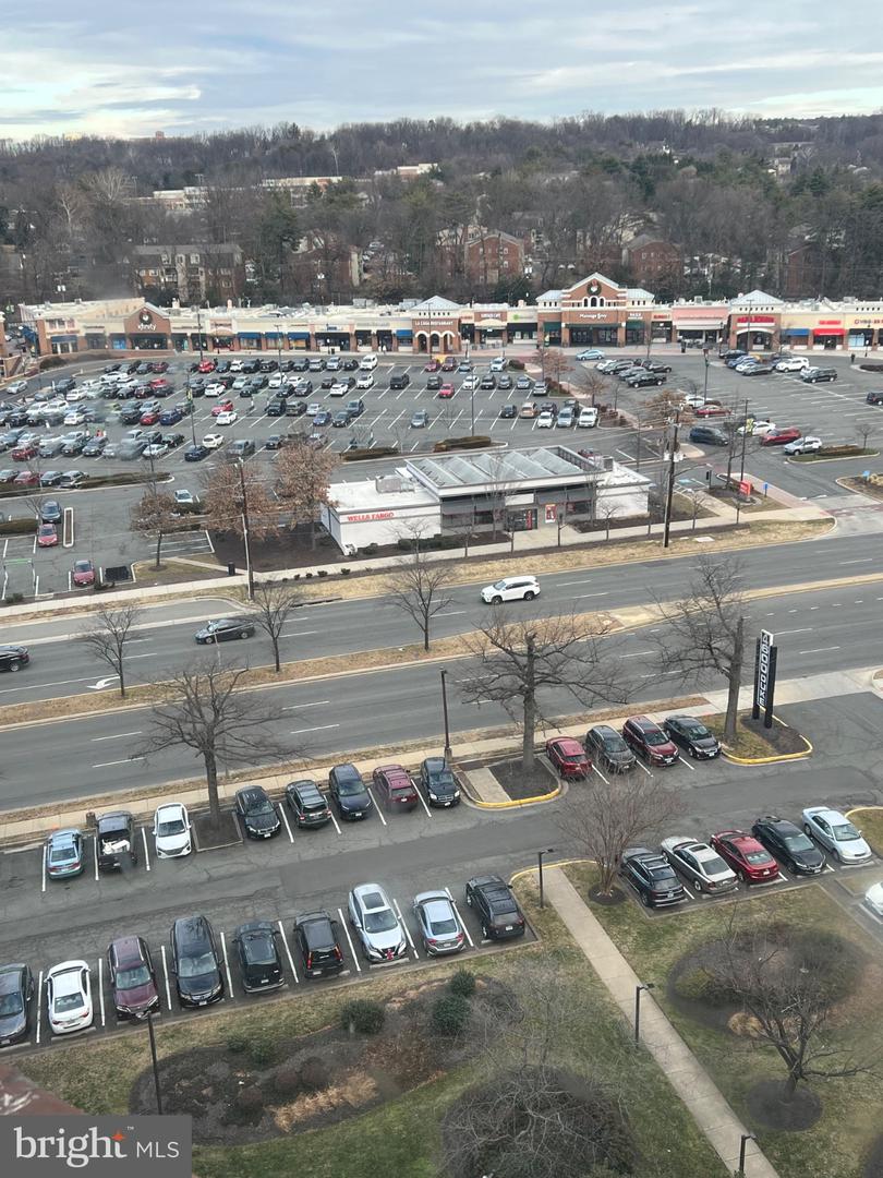 4600 DUKE ST #1423, ALEXANDRIA, Virginia 22304, 2 Bedrooms Bedrooms, 3 Rooms Rooms,1 BathroomBathrooms,Residential,For sale,4600 DUKE ST #1423,VAAX2051946 MLS # VAAX2051946