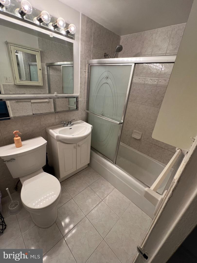 4600 DUKE ST #1423, ALEXANDRIA, Virginia 22304, 2 Bedrooms Bedrooms, 3 Rooms Rooms,1 BathroomBathrooms,Residential,For sale,4600 DUKE ST #1423,VAAX2051946 MLS # VAAX2051946