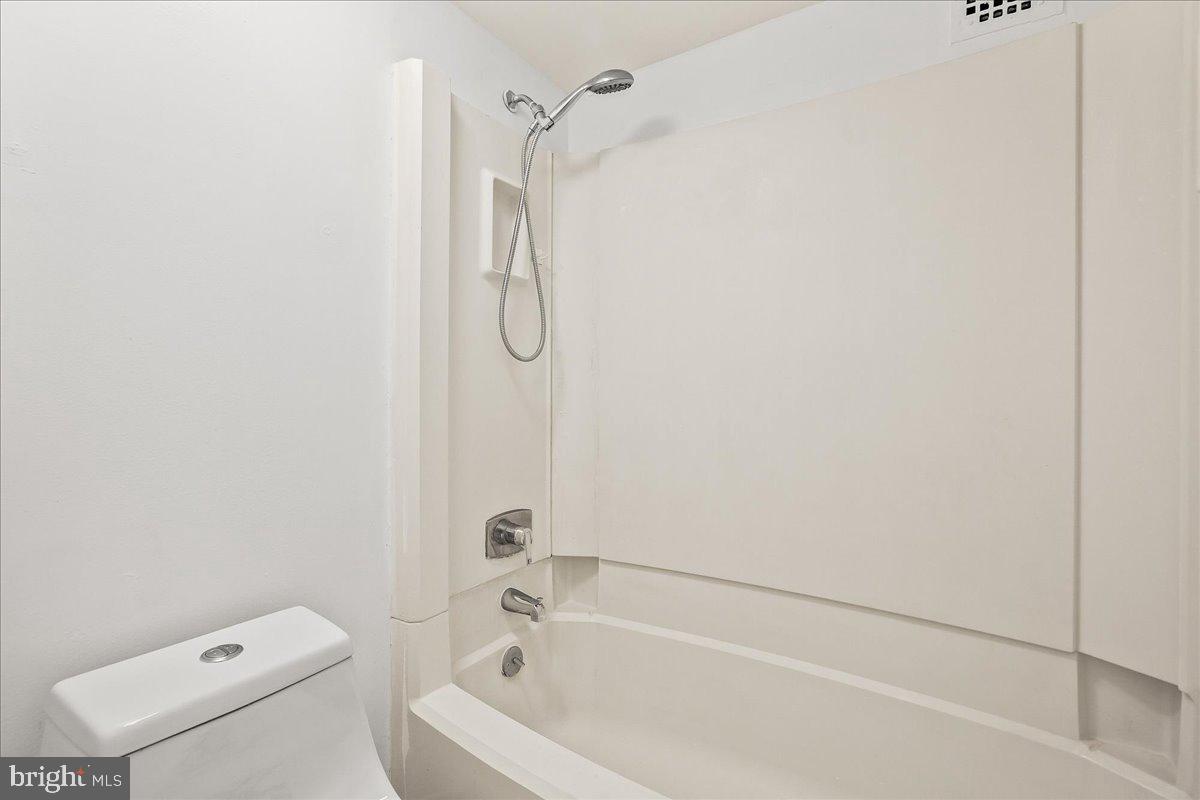 203 YOAKUM PKWY #519, ALEXANDRIA, Virginia 22304, 2 Bedrooms Bedrooms, ,2 BathroomsBathrooms,Residential,For sale,203 YOAKUM PKWY #519,VAAX2051950 MLS # VAAX2051950