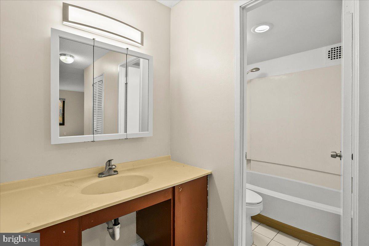 203 YOAKUM PKWY #519, ALEXANDRIA, Virginia 22304, 2 Bedrooms Bedrooms, ,2 BathroomsBathrooms,Residential,For sale,203 YOAKUM PKWY #519,VAAX2051950 MLS # VAAX2051950