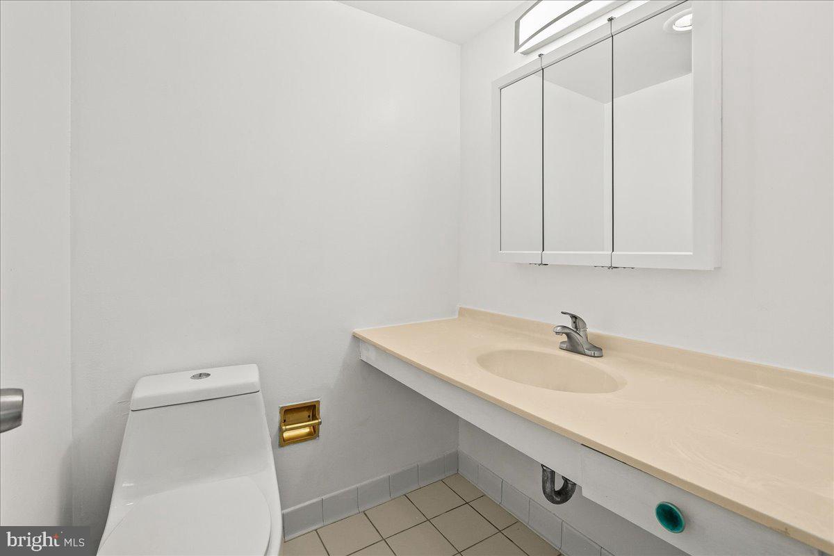 203 YOAKUM PKWY #519, ALEXANDRIA, Virginia 22304, 2 Bedrooms Bedrooms, ,2 BathroomsBathrooms,Residential,For sale,203 YOAKUM PKWY #519,VAAX2051950 MLS # VAAX2051950