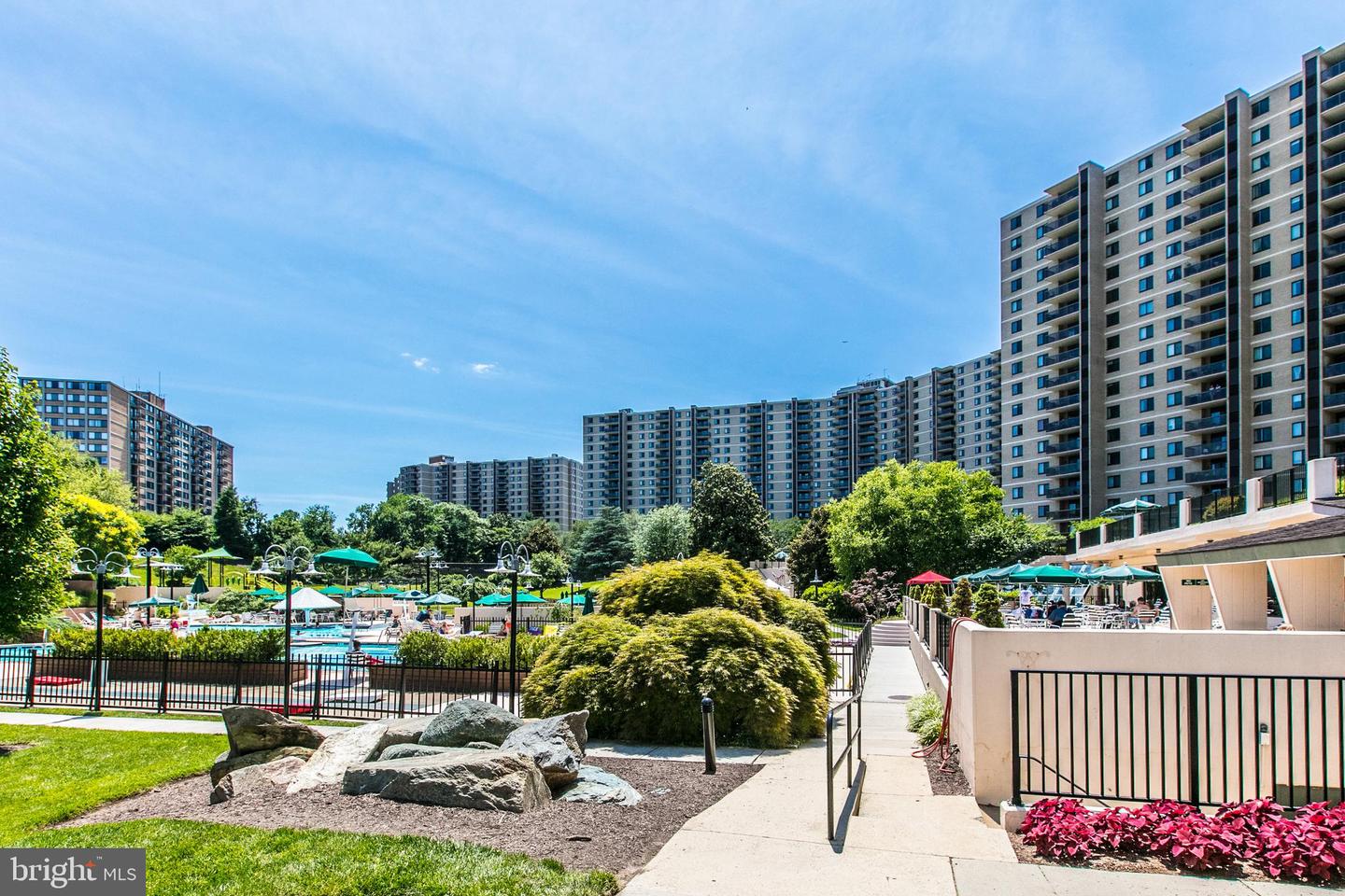 203 YOAKUM PKWY #519, ALEXANDRIA, Virginia 22304, 2 Bedrooms Bedrooms, ,2 BathroomsBathrooms,Residential,For sale,203 YOAKUM PKWY #519,VAAX2051950 MLS # VAAX2051950