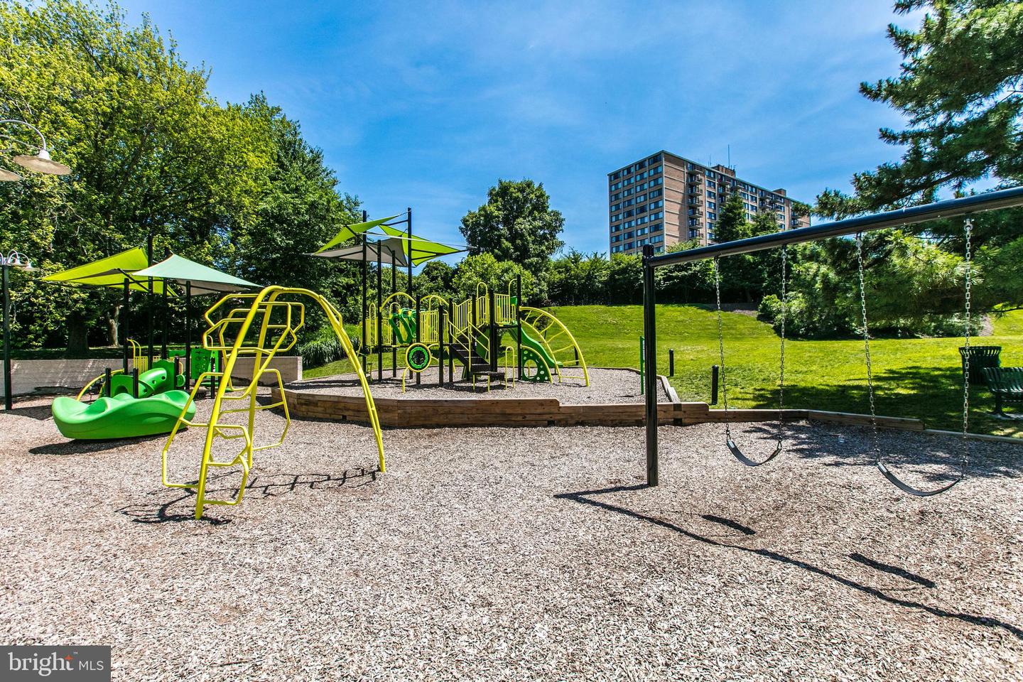 203 YOAKUM PKWY #519, ALEXANDRIA, Virginia 22304, 2 Bedrooms Bedrooms, ,2 BathroomsBathrooms,Residential,For sale,203 YOAKUM PKWY #519,VAAX2051950 MLS # VAAX2051950