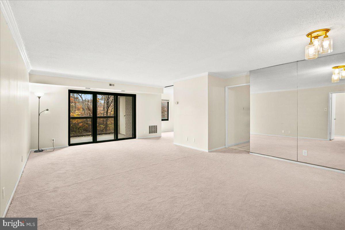 203 YOAKUM PKWY #519, ALEXANDRIA, Virginia 22304, 2 Bedrooms Bedrooms, ,2 BathroomsBathrooms,Residential,For sale,203 YOAKUM PKWY #519,VAAX2051950 MLS # VAAX2051950