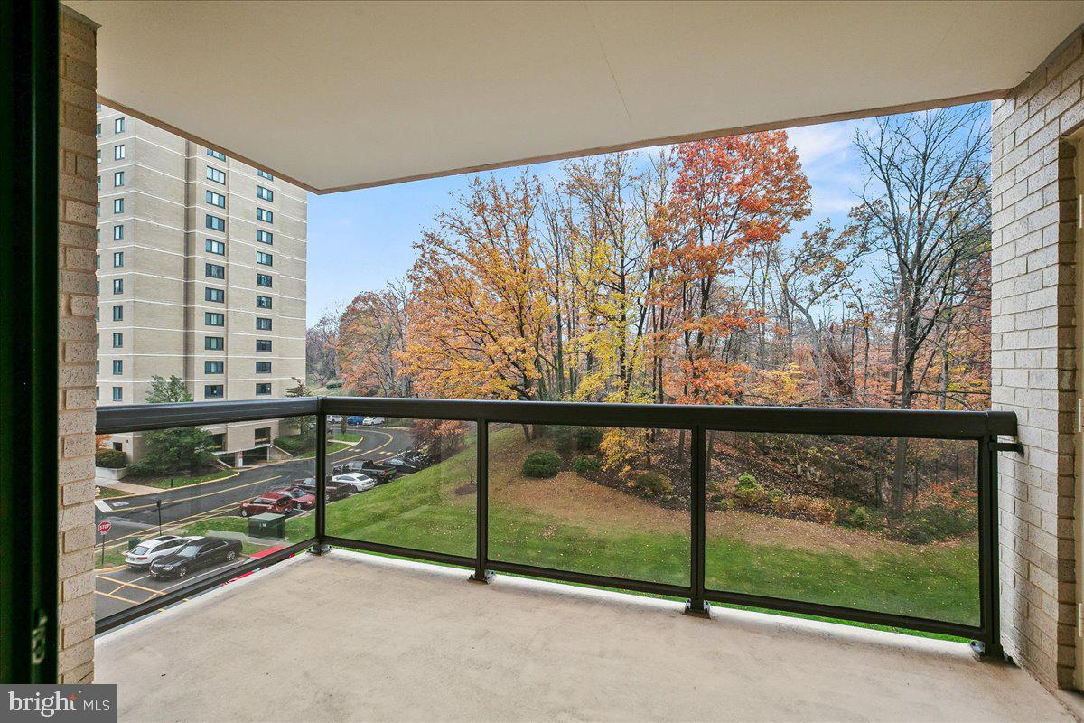203 YOAKUM PKWY #519, ALEXANDRIA, Virginia 22304, 2 Bedrooms Bedrooms, ,2 BathroomsBathrooms,Residential,For sale,203 YOAKUM PKWY #519,VAAX2051950 MLS # VAAX2051950