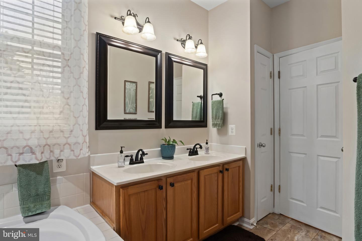 1125 KEARNS CT, CULPEPER, Virginia 22701, 3 Bedrooms Bedrooms, 7 Rooms Rooms,3 BathroomsBathrooms,Residential,For sale,1125 KEARNS CT,VACU2012130 MLS # VACU2012130