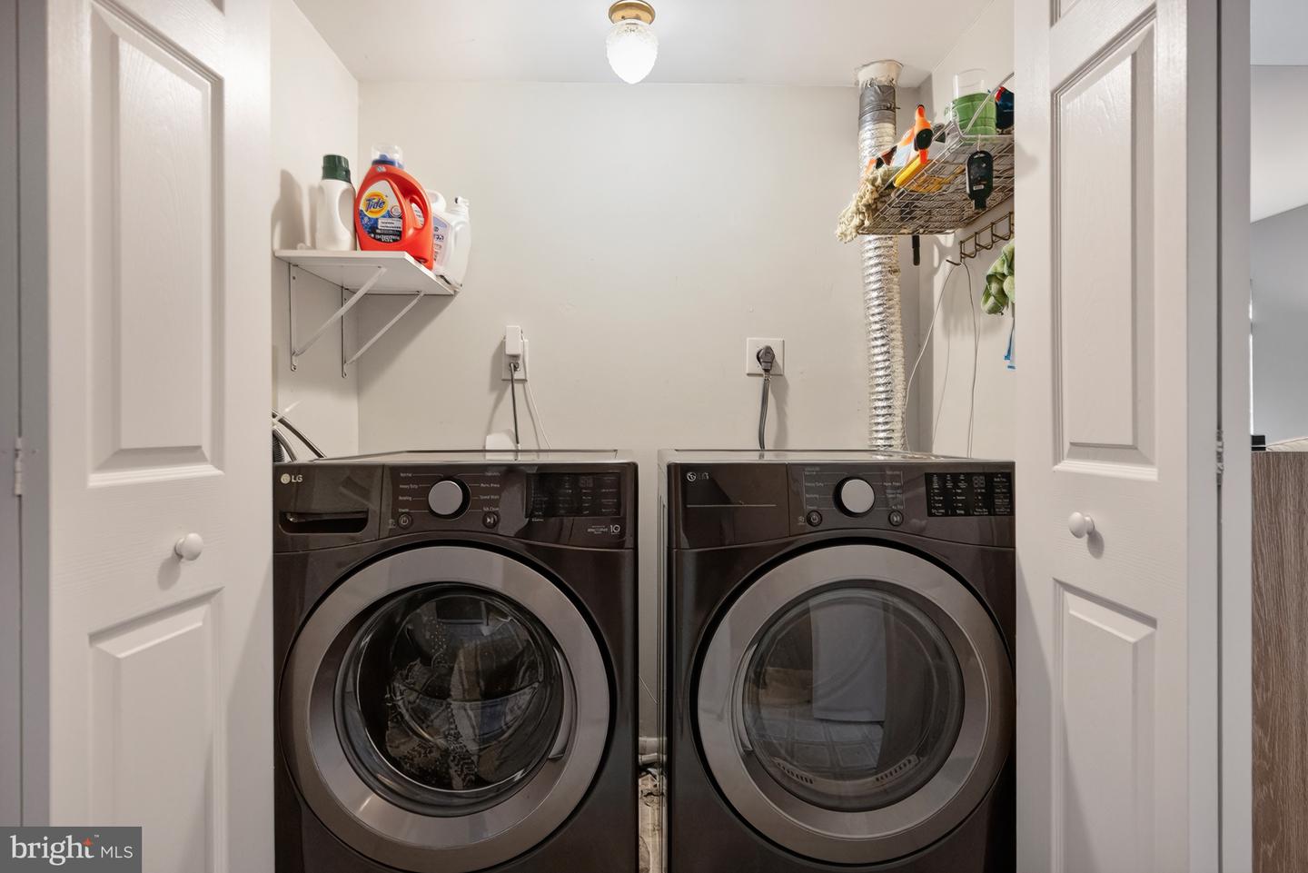 5602 SUMMER OAK WAY, BURKE, Virginia 22015, 2 Bedrooms Bedrooms, 9 Rooms Rooms,1 BathroomBathrooms,Residential,For sale,5602 SUMMER OAK WAY,VAFX2279984 MLS # VAFX2279984 5602 SUMMER OAK WAY, BURKE, Virginia 22015, 2 Bedrooms Bedrooms, 9 Rooms Rooms,1 BathroomBathrooms,Residential,For sale,5602 SUMMER OAK WAY,VAFX2279984 MLS # VAFX2279984