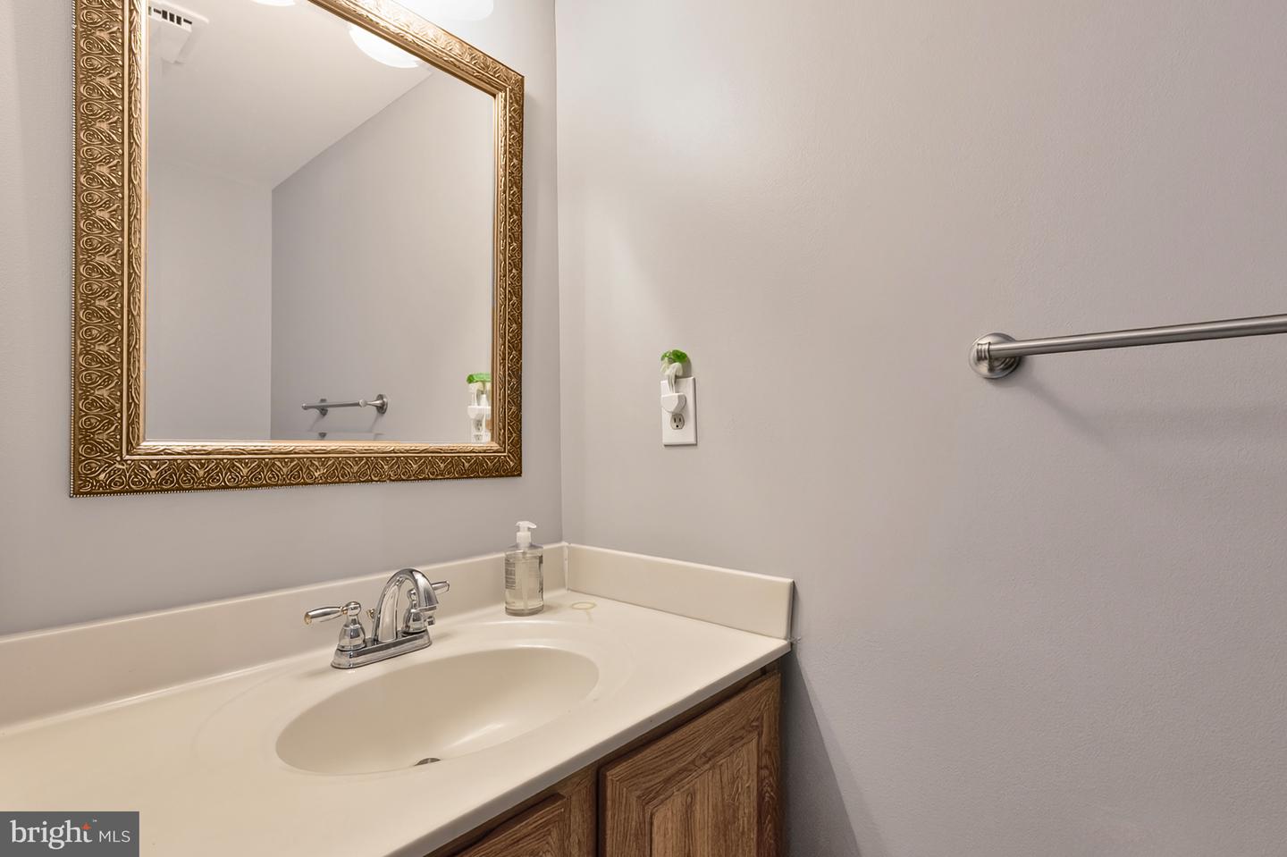 5602 SUMMER OAK WAY, BURKE, Virginia 22015, 2 Bedrooms Bedrooms, 9 Rooms Rooms,1 BathroomBathrooms,Residential,For sale,5602 SUMMER OAK WAY,VAFX2279984 MLS # VAFX2279984 5602 SUMMER OAK WAY, BURKE, Virginia 22015, 2 Bedrooms Bedrooms, 9 Rooms Rooms,1 BathroomBathrooms,Residential,For sale,5602 SUMMER OAK WAY,VAFX2279984 MLS # VAFX2279984