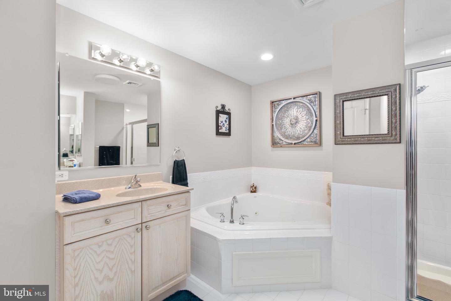 485 HARBOR SIDE ST #412, WOODBRIDGE, Virginia 22191, 2 Bedrooms Bedrooms, ,2 BathroomsBathrooms,Residential,For sale,485 HARBOR SIDE ST #412,VAPW2108008 MLS # VAPW2108008