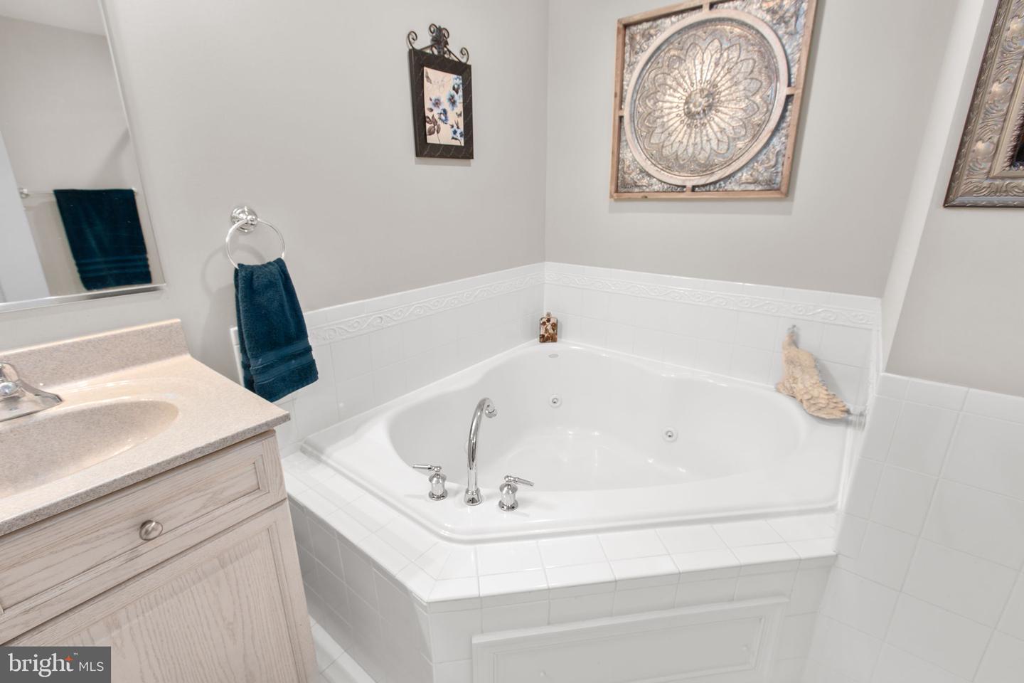 485 HARBOR SIDE ST #412, WOODBRIDGE, Virginia 22191, 2 Bedrooms Bedrooms, ,2 BathroomsBathrooms,Residential,For sale,485 HARBOR SIDE ST #412,VAPW2108008 MLS # VAPW2108008