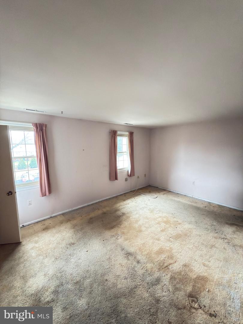 407 MILL ST SE, VIENNA, Virginia 22180, 3 Bedrooms Bedrooms, ,2 BathroomsBathrooms,Residential,For sale,407 MILL ST SE,VAFX2279750 MLS # VAFX2279750