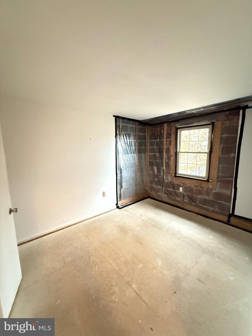 407 MILL ST SE, VIENNA, Virginia 22180, 3 Bedrooms Bedrooms, ,2 BathroomsBathrooms,Residential,For sale,407 MILL ST SE,VAFX2279750 MLS # VAFX2279750