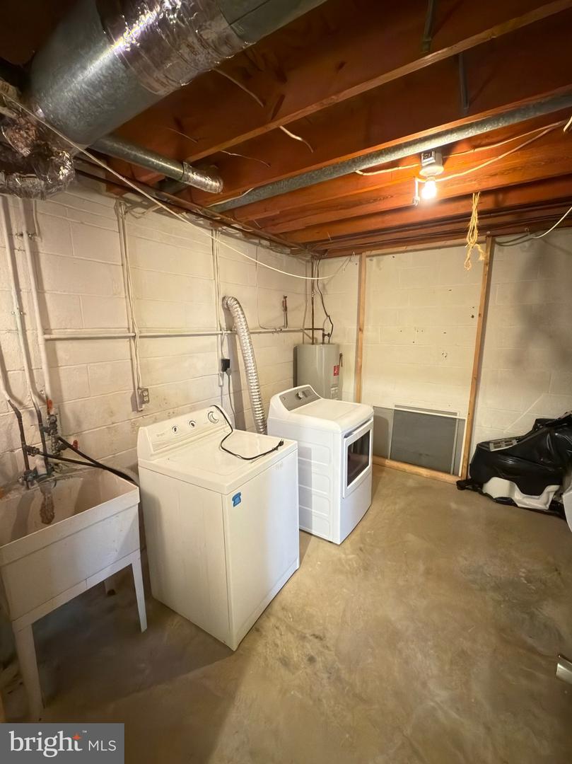 407 MILL ST SE, VIENNA, Virginia 22180, 3 Bedrooms Bedrooms, ,2 BathroomsBathrooms,Residential,For sale,407 MILL ST SE,VAFX2279750 MLS # VAFX2279750