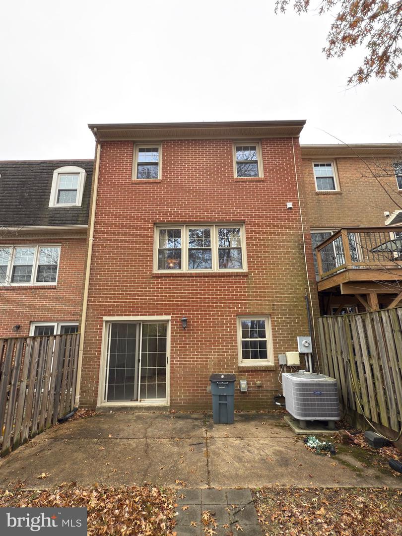 407 MILL ST SE, VIENNA, Virginia 22180, 3 Bedrooms Bedrooms, ,2 BathroomsBathrooms,Residential,For sale,407 MILL ST SE,VAFX2279750 MLS # VAFX2279750