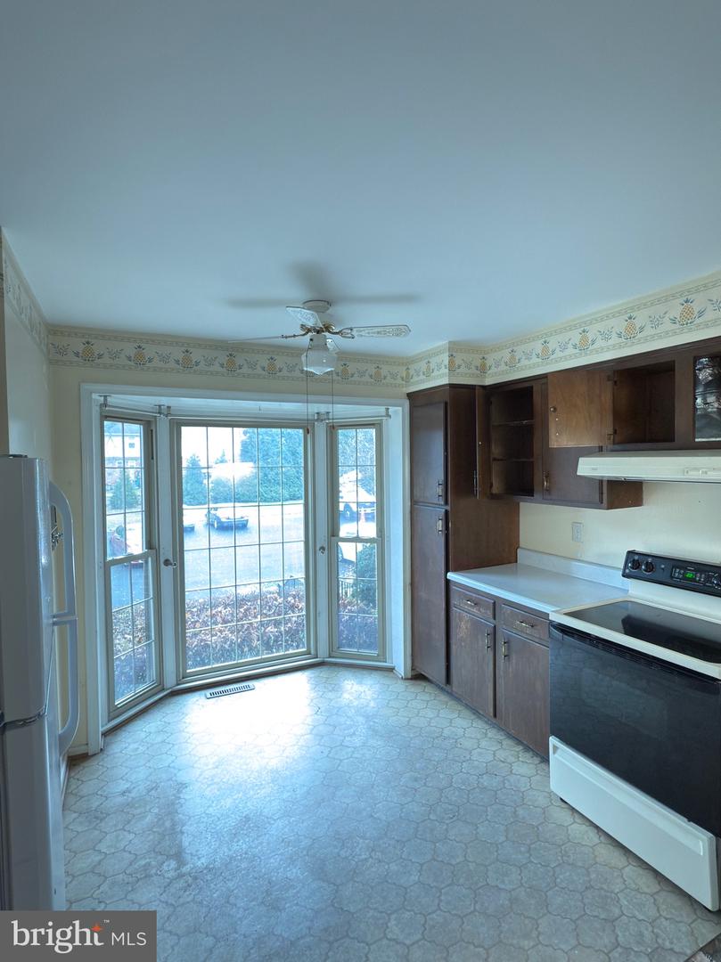 407 MILL ST SE, VIENNA, Virginia 22180, 3 Bedrooms Bedrooms, ,2 BathroomsBathrooms,Residential,For sale,407 MILL ST SE,VAFX2279750 MLS # VAFX2279750