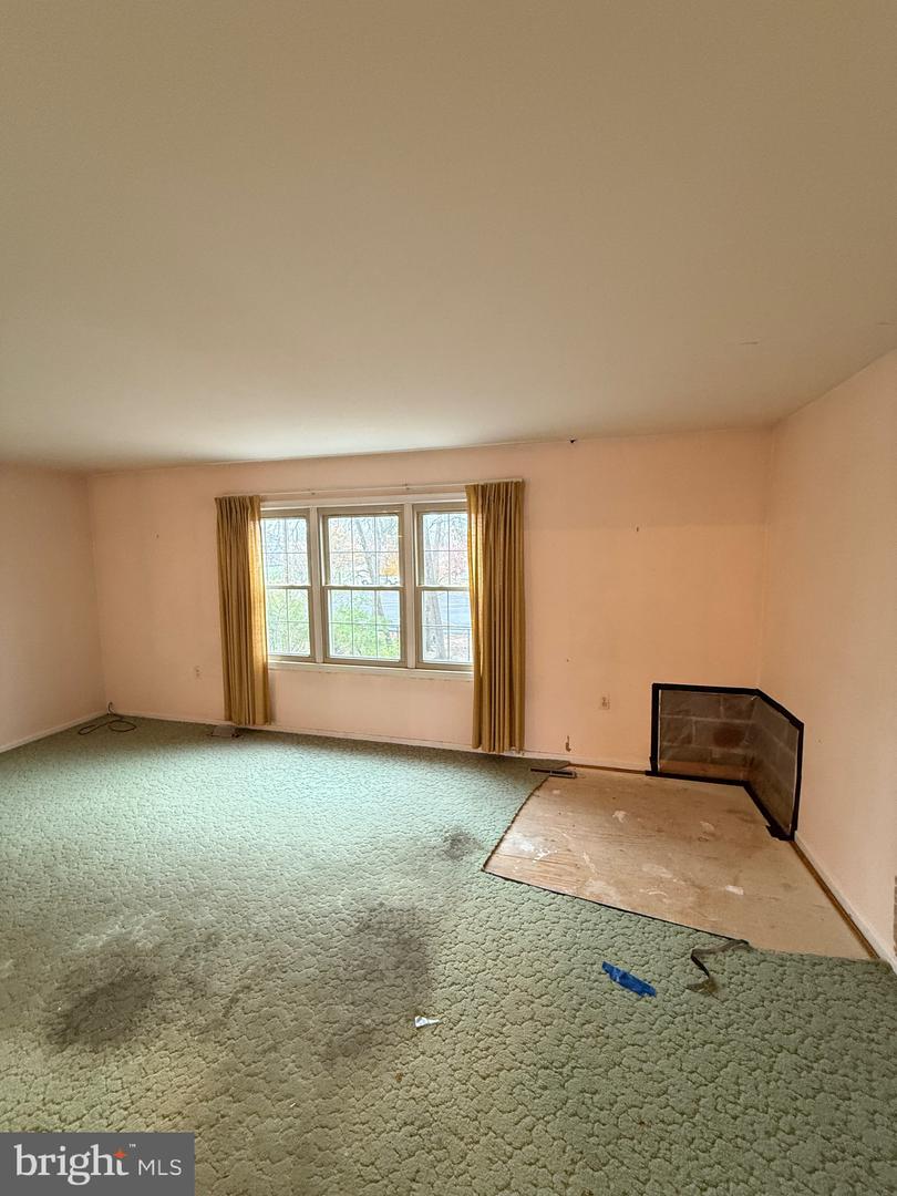 407 MILL ST SE, VIENNA, Virginia 22180, 3 Bedrooms Bedrooms, ,2 BathroomsBathrooms,Residential,For sale,407 MILL ST SE,VAFX2279750 MLS # VAFX2279750
