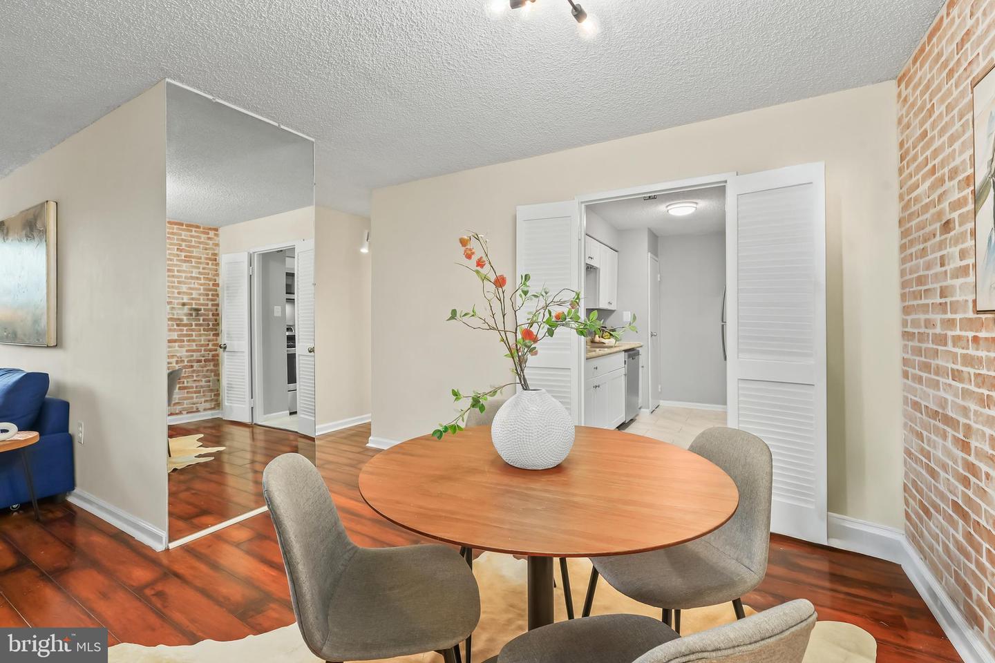 5300 HOLMES RUN PKWY #410, ALEXANDRIA, Virginia 22304, 1 Bedroom Bedrooms, ,1 BathroomBathrooms,Residential,For sale,5300 HOLMES RUN PKWY #410,VAAX2051926 MLS # VAAX2051926