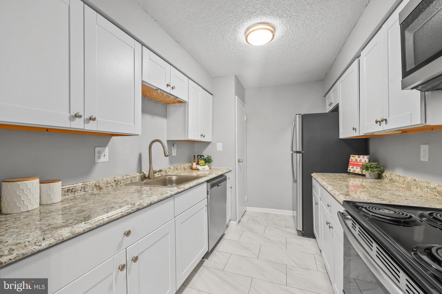 5300 HOLMES RUN PKWY #410, ALEXANDRIA, Virginia 22304, 1 Bedroom Bedrooms, ,1 BathroomBathrooms,Residential,For sale,5300 HOLMES RUN PKWY #410,VAAX2051926 MLS # VAAX2051926