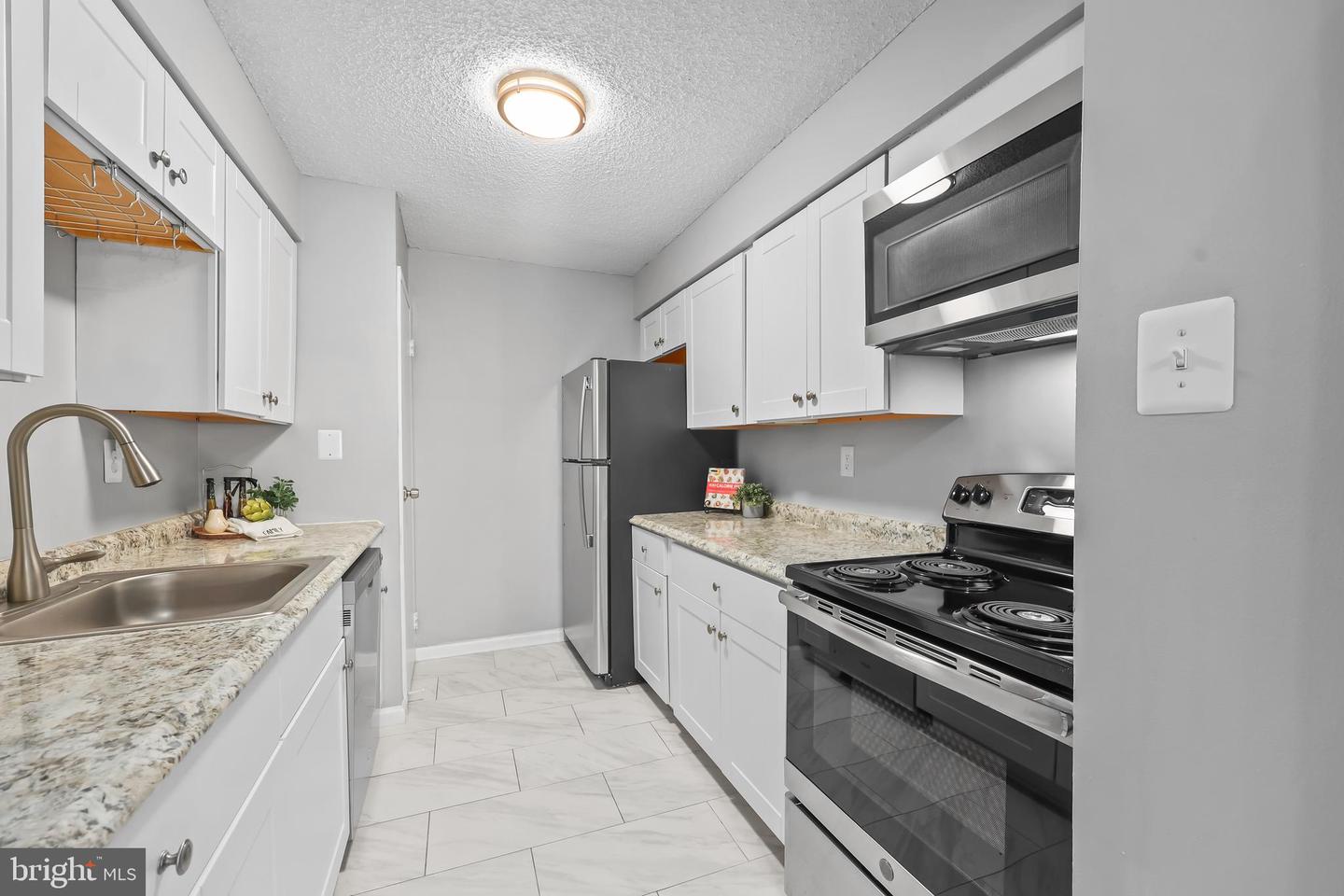 5300 HOLMES RUN PKWY #410, ALEXANDRIA, Virginia 22304, 1 Bedroom Bedrooms, ,1 BathroomBathrooms,Residential,For sale,5300 HOLMES RUN PKWY #410,VAAX2051926 MLS # VAAX2051926