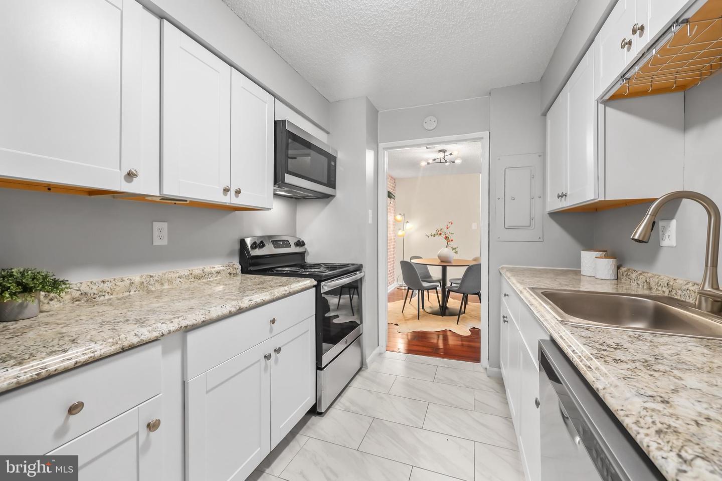 5300 HOLMES RUN PKWY #410, ALEXANDRIA, Virginia 22304, 1 Bedroom Bedrooms, ,1 BathroomBathrooms,Residential,For sale,5300 HOLMES RUN PKWY #410,VAAX2051926 MLS # VAAX2051926