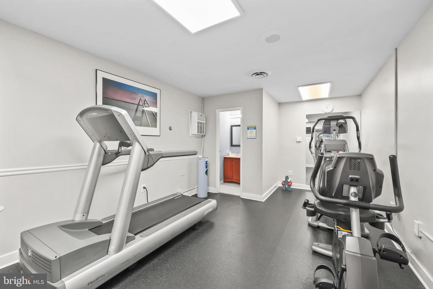 5300 HOLMES RUN PKWY #410, ALEXANDRIA, Virginia 22304, 1 Bedroom Bedrooms, ,1 BathroomBathrooms,Residential,For sale,5300 HOLMES RUN PKWY #410,VAAX2051926 MLS # VAAX2051926