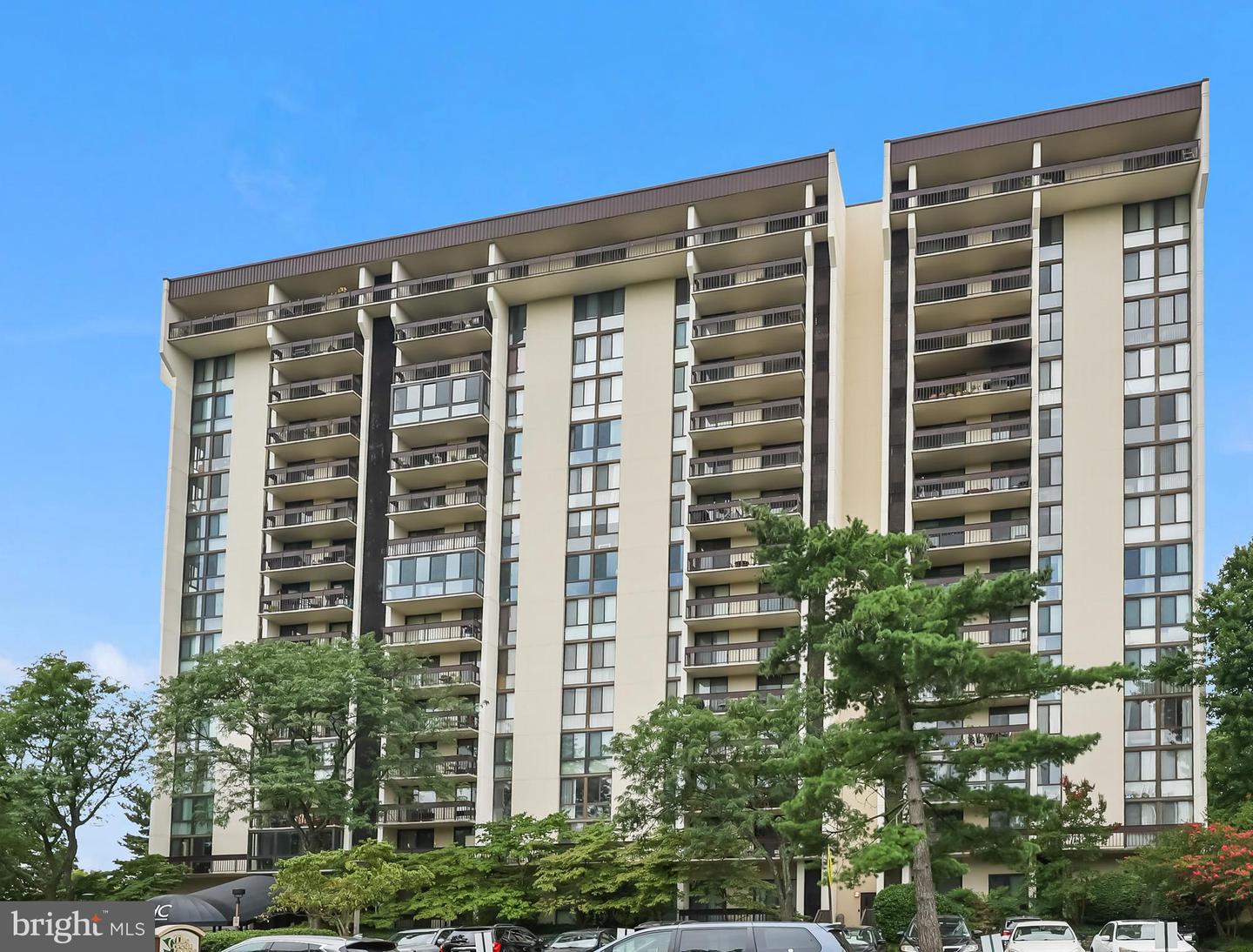 5300 HOLMES RUN PKWY #410, ALEXANDRIA, Virginia 22304, 1 Bedroom Bedrooms, ,1 BathroomBathrooms,Residential,For sale,5300 HOLMES RUN PKWY #410,VAAX2051926 MLS # VAAX2051926