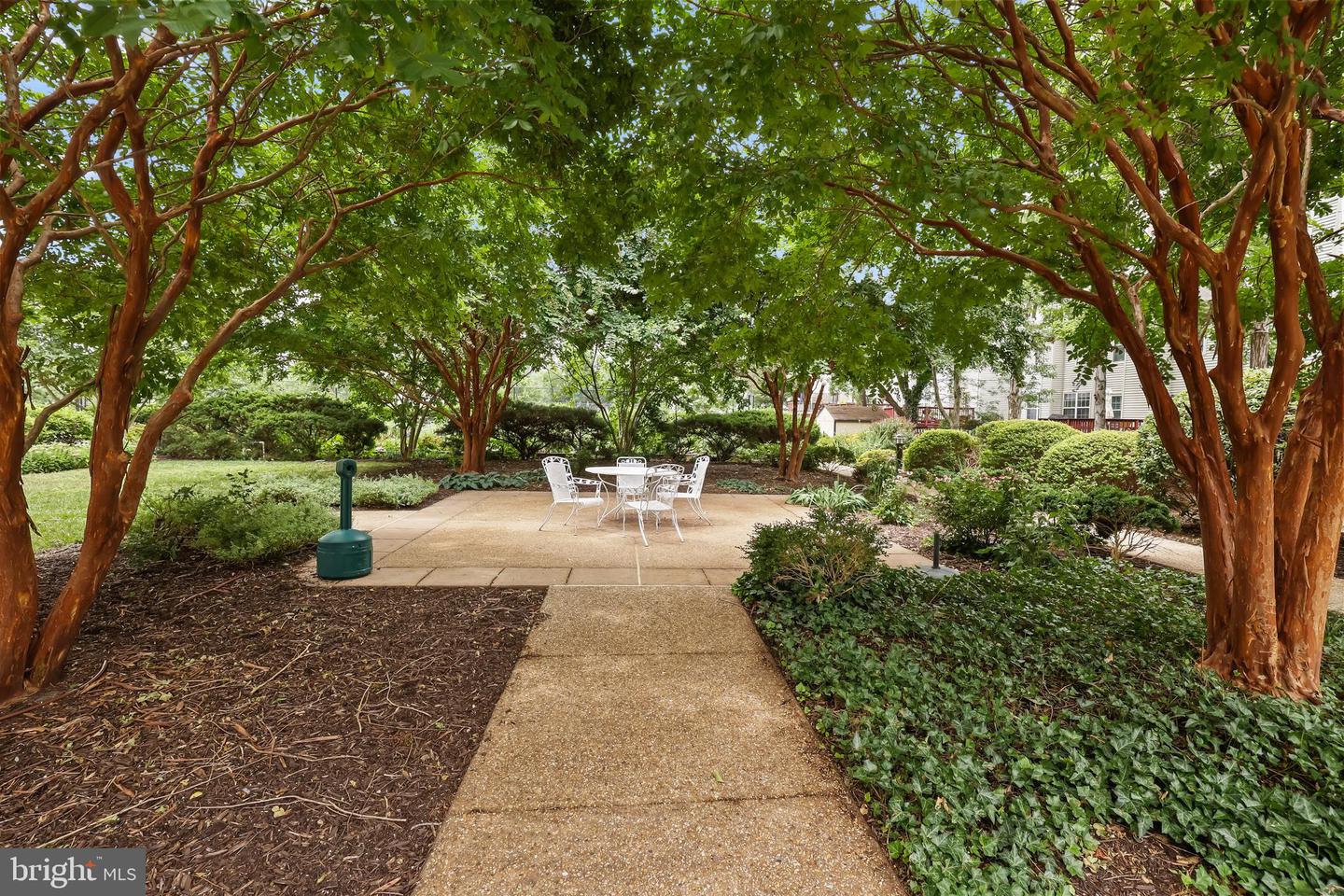 5300 HOLMES RUN PKWY #410, ALEXANDRIA, Virginia 22304, 1 Bedroom Bedrooms, ,1 BathroomBathrooms,Residential,For sale,5300 HOLMES RUN PKWY #410,VAAX2051926 MLS # VAAX2051926