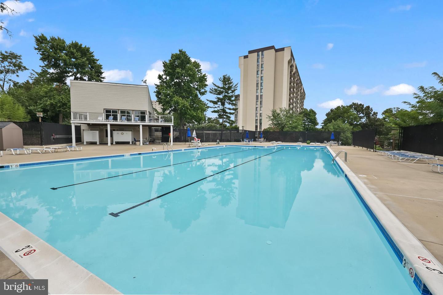 5300 HOLMES RUN PKWY #410, ALEXANDRIA, Virginia 22304, 1 Bedroom Bedrooms, ,1 BathroomBathrooms,Residential,For sale,5300 HOLMES RUN PKWY #410,VAAX2051926 MLS # VAAX2051926