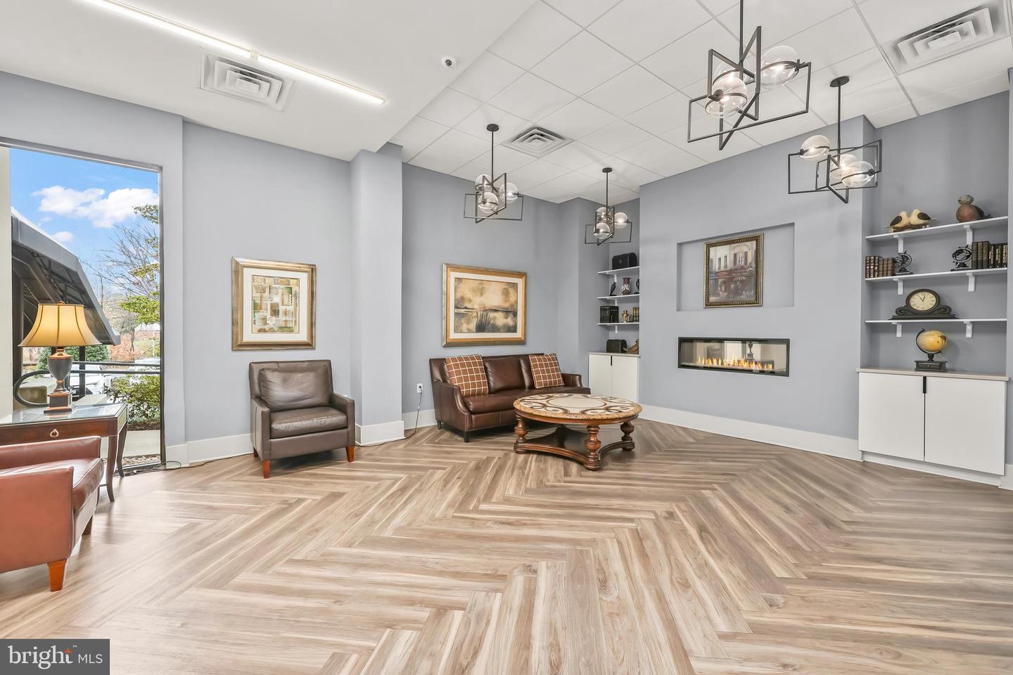 5300 HOLMES RUN PKWY #410, ALEXANDRIA, Virginia 22304, 1 Bedroom Bedrooms, ,1 BathroomBathrooms,Residential,For sale,5300 HOLMES RUN PKWY #410,VAAX2051926 MLS # VAAX2051926