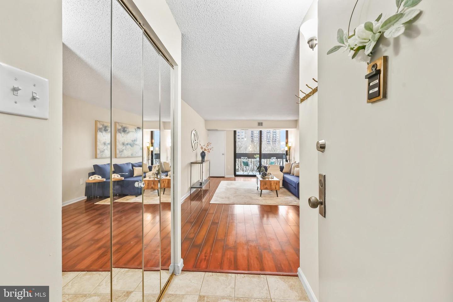 5300 HOLMES RUN PKWY #410, ALEXANDRIA, Virginia 22304, 1 Bedroom Bedrooms, ,1 BathroomBathrooms,Residential,For sale,5300 HOLMES RUN PKWY #410,VAAX2051926 MLS # VAAX2051926