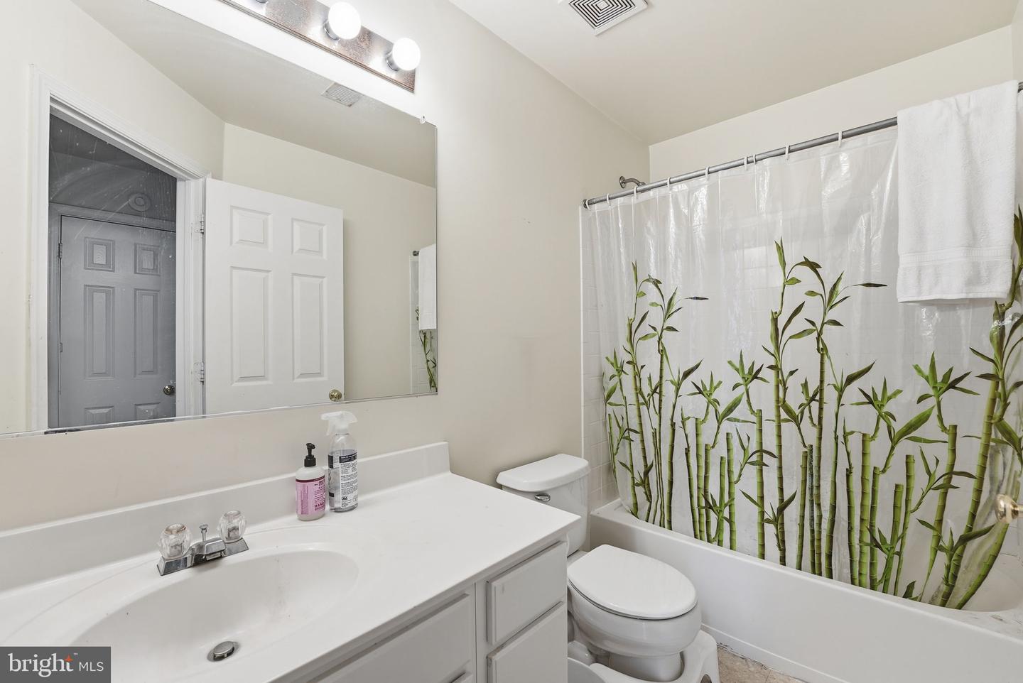 12831 HUNTERBROOK DR, WOODBRIDGE, Virginia 22192, 3 Bedrooms Bedrooms, ,3 BathroomsBathrooms,Residential,For sale,12831 HUNTERBROOK DR,VAPW2108050 MLS # VAPW2108050