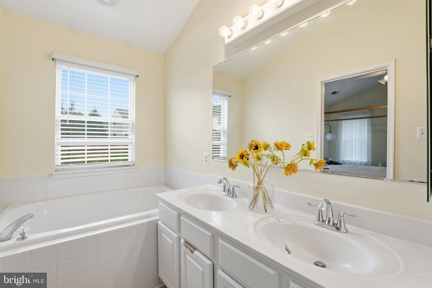 12831 HUNTERBROOK DR, WOODBRIDGE, Virginia 22192, 3 Bedrooms Bedrooms, ,3 BathroomsBathrooms,Residential,For sale,12831 HUNTERBROOK DR,VAPW2108050 MLS # VAPW2108050