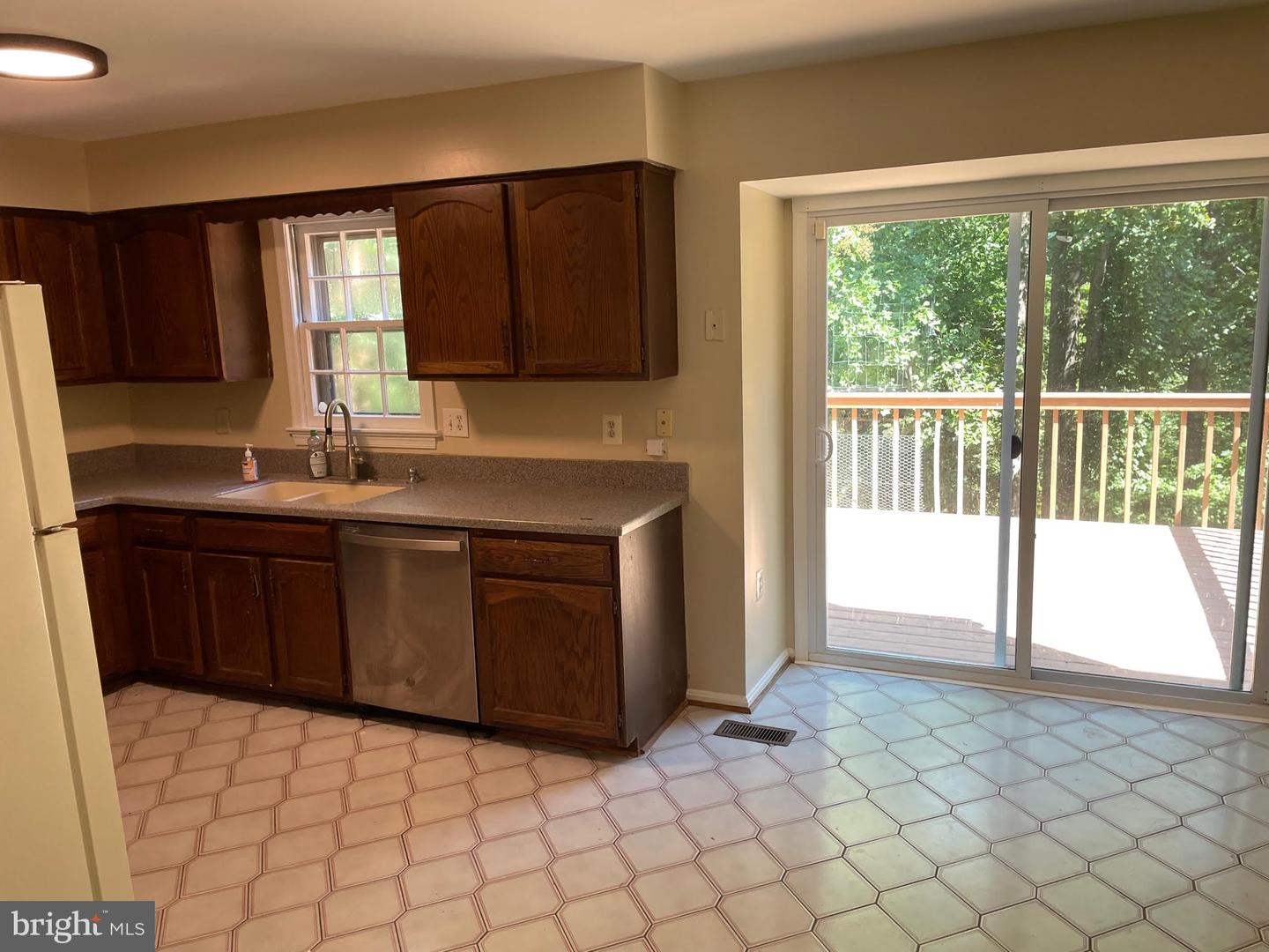 10278 COLONY PARK DR, FAIRFAX, Virginia 22032, 3 Bedrooms Bedrooms, ,2 BathroomsBathrooms,Residential,For sale,10278 COLONY PARK DR,VAFX2279898 MLS # VAFX2279898