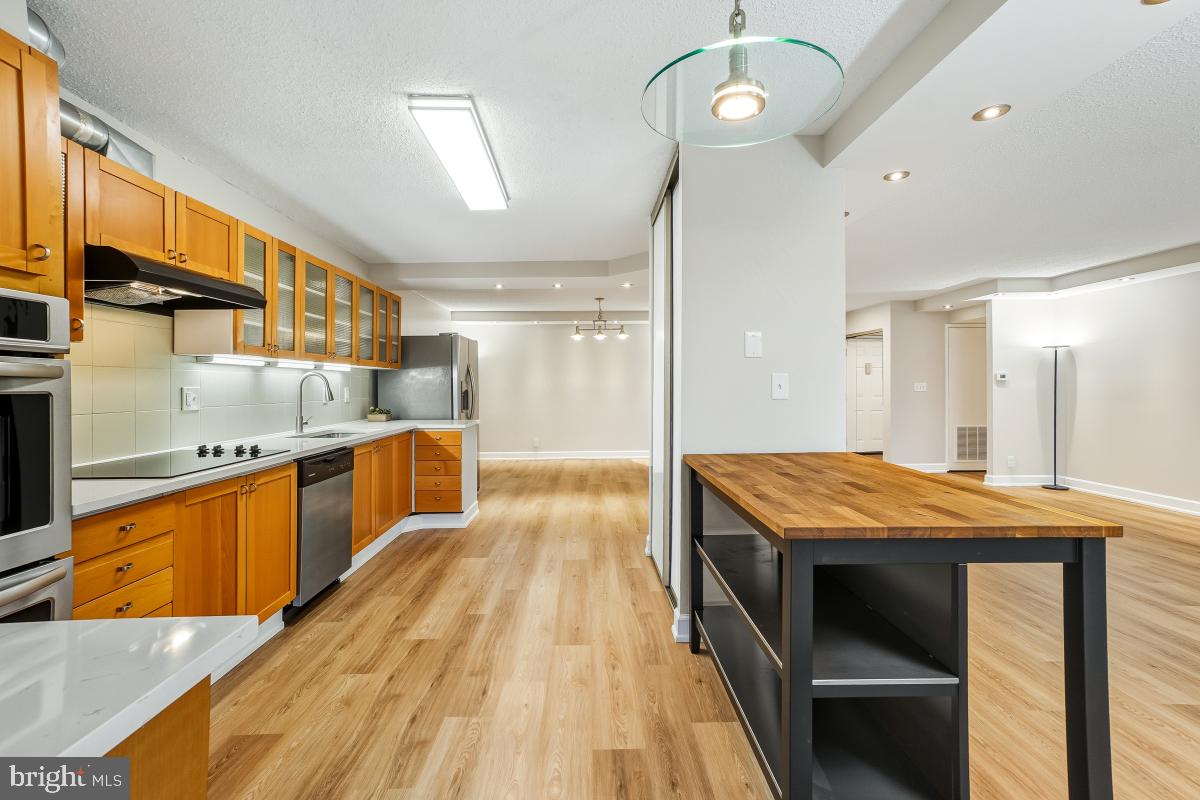 5904 MOUNT EAGLE DR #601, ALEXANDRIA, Virginia 22303, 2 Bedrooms Bedrooms, 8 Rooms Rooms,2 BathroomsBathrooms,Residential,For sale,5904 MOUNT EAGLE DR #601,VAFX2279938 MLS # VAFX2279938