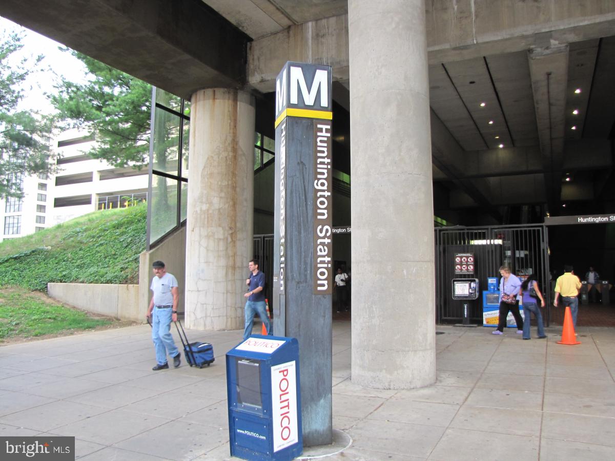 5904 MOUNT EAGLE DR #601, ALEXANDRIA, Virginia 22303, 2 Bedrooms Bedrooms, 8 Rooms Rooms,2 BathroomsBathrooms,Residential,For sale,5904 MOUNT EAGLE DR #601,VAFX2279938 MLS # VAFX2279938