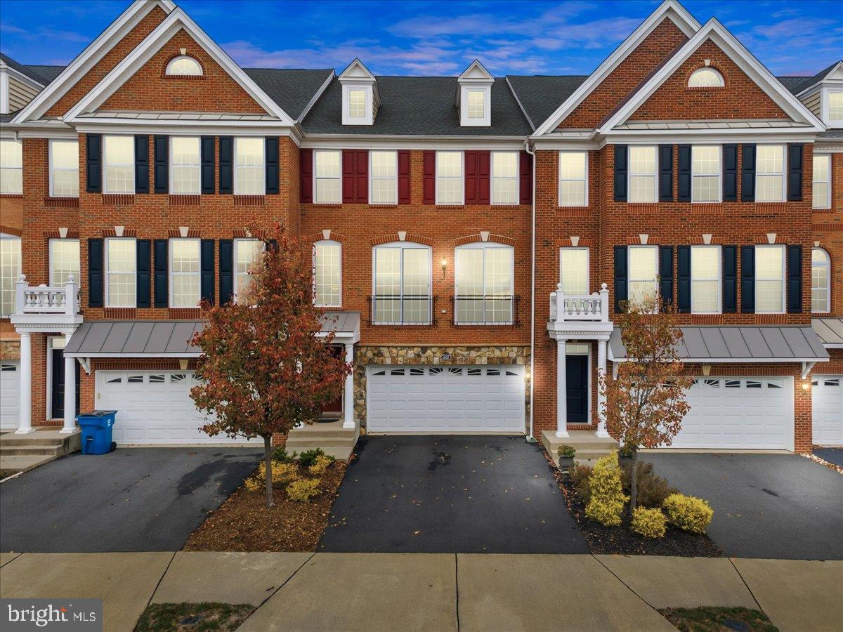 42822 EDGEGROVE TER, ASHBURN, Virginia 20148, 3 Bedrooms Bedrooms, 9 Rooms Rooms,3 BathroomsBathrooms,Residential,For sale,42822 EDGEGROVE TER,VALO2111454 MLS # VALO2111454