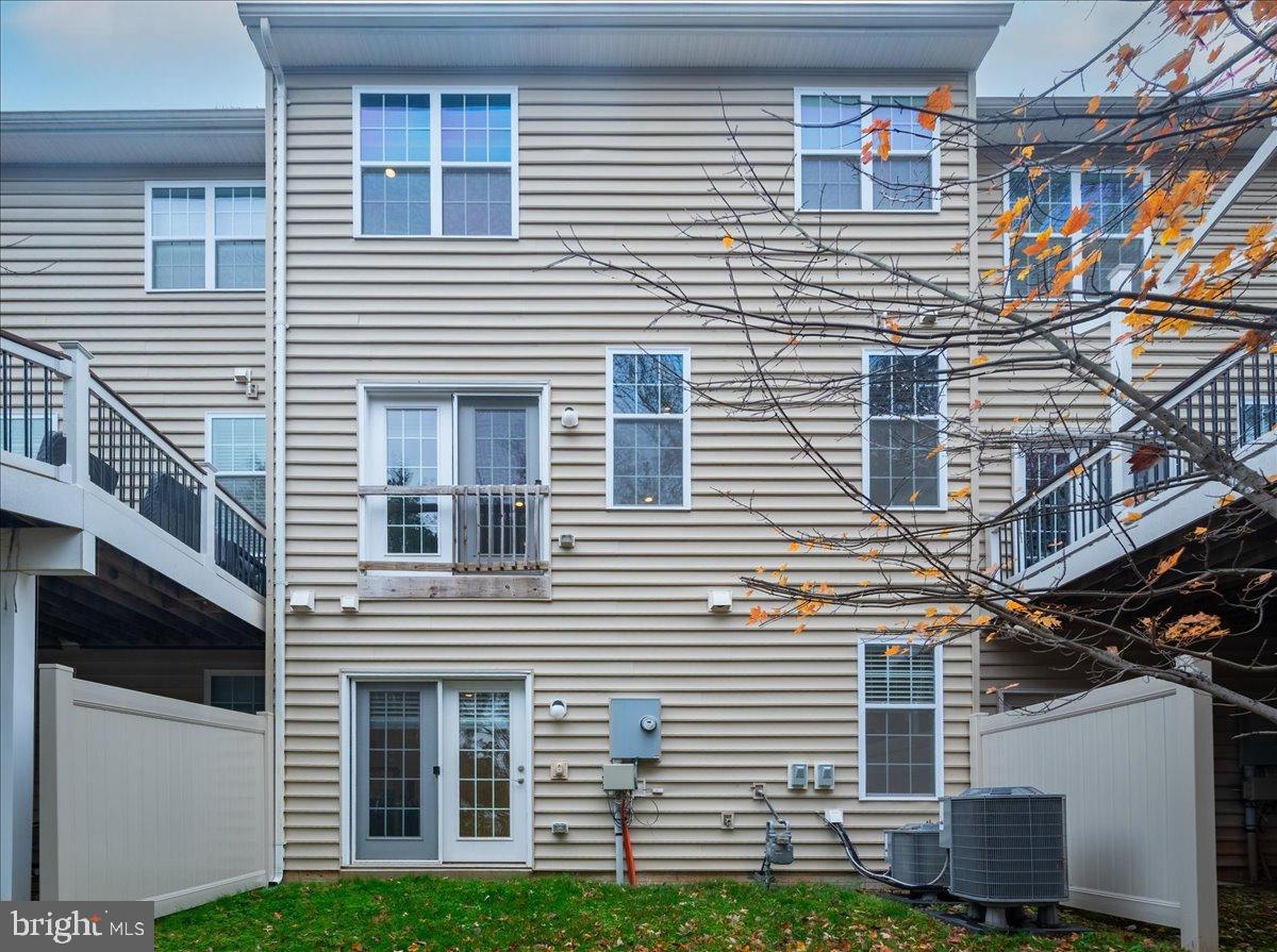 42822 EDGEGROVE TER, ASHBURN, Virginia 20148, 3 Bedrooms Bedrooms, 9 Rooms Rooms,3 BathroomsBathrooms,Residential,For sale,42822 EDGEGROVE TER,VALO2111454 MLS # VALO2111454