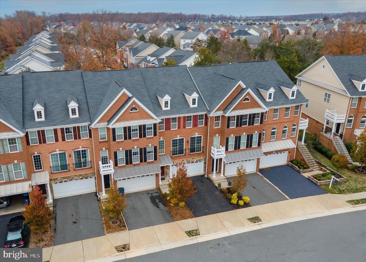 42822 EDGEGROVE TER, ASHBURN, Virginia 20148, 3 Bedrooms Bedrooms, 9 Rooms Rooms,3 BathroomsBathrooms,Residential,For sale,42822 EDGEGROVE TER,VALO2111454 MLS # VALO2111454