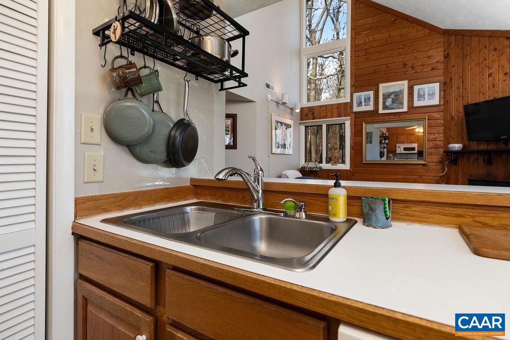 453 THREE RIDGES CONDOS, WINTERGREEN RESORT, Virginia 22967, 2 Bedrooms Bedrooms, ,2 BathroomsBathrooms,Residential,For sale,453 THREE RIDGES CONDOS,671316 MLS # 671316