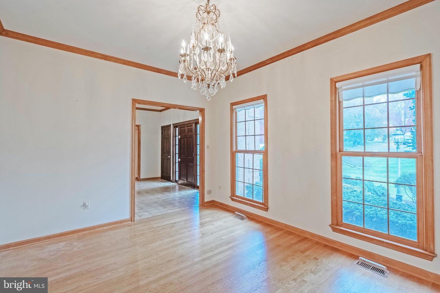 8454 TOLL HOUSE RD, ANNANDALE, Virginia 22003, 5 Bedrooms Bedrooms, ,3 BathroomsBathrooms,Residential,For sale,8454 TOLL HOUSE RD,VAFX2279906 MLS # VAFX2279906