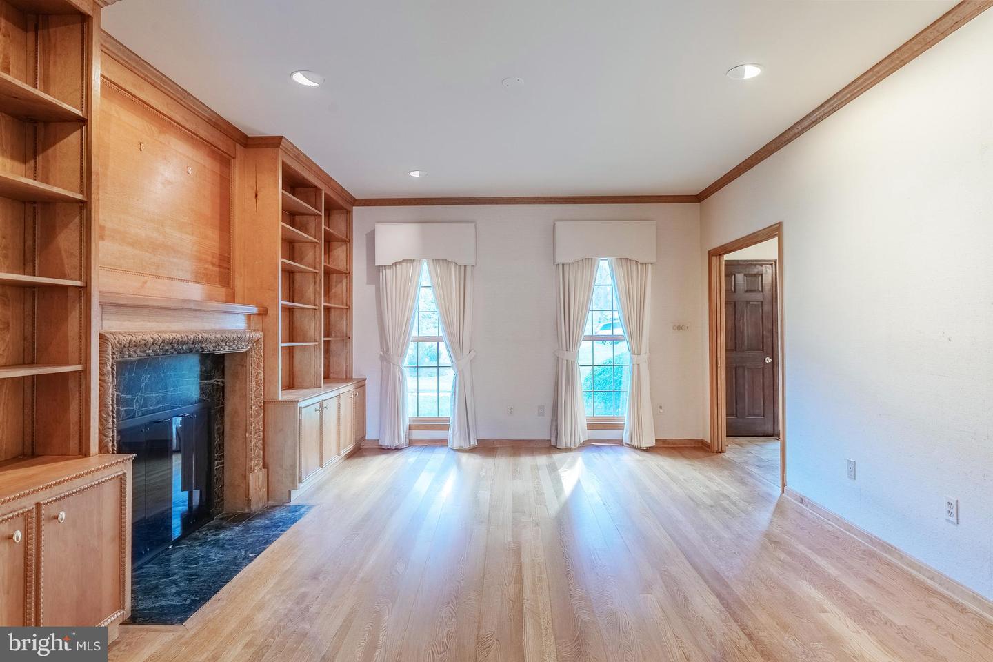 8454 TOLL HOUSE RD, ANNANDALE, Virginia 22003, 5 Bedrooms Bedrooms, ,3 BathroomsBathrooms,Residential,For sale,8454 TOLL HOUSE RD,VAFX2279906 MLS # VAFX2279906