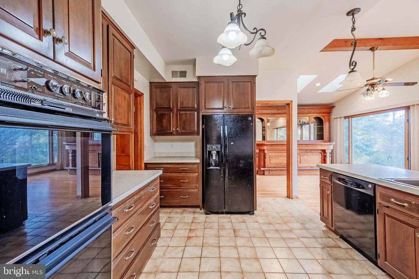 8454 TOLL HOUSE RD, ANNANDALE, Virginia 22003, 5 Bedrooms Bedrooms, ,3 BathroomsBathrooms,Residential,For sale,8454 TOLL HOUSE RD,VAFX2279906 MLS # VAFX2279906