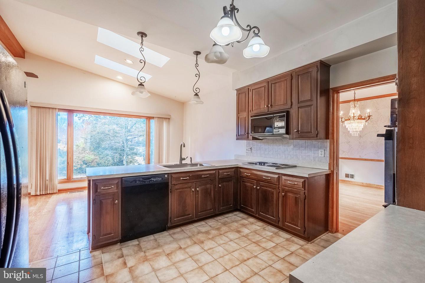 8454 TOLL HOUSE RD, ANNANDALE, Virginia 22003, 5 Bedrooms Bedrooms, ,3 BathroomsBathrooms,Residential,For sale,8454 TOLL HOUSE RD,VAFX2279906 MLS # VAFX2279906