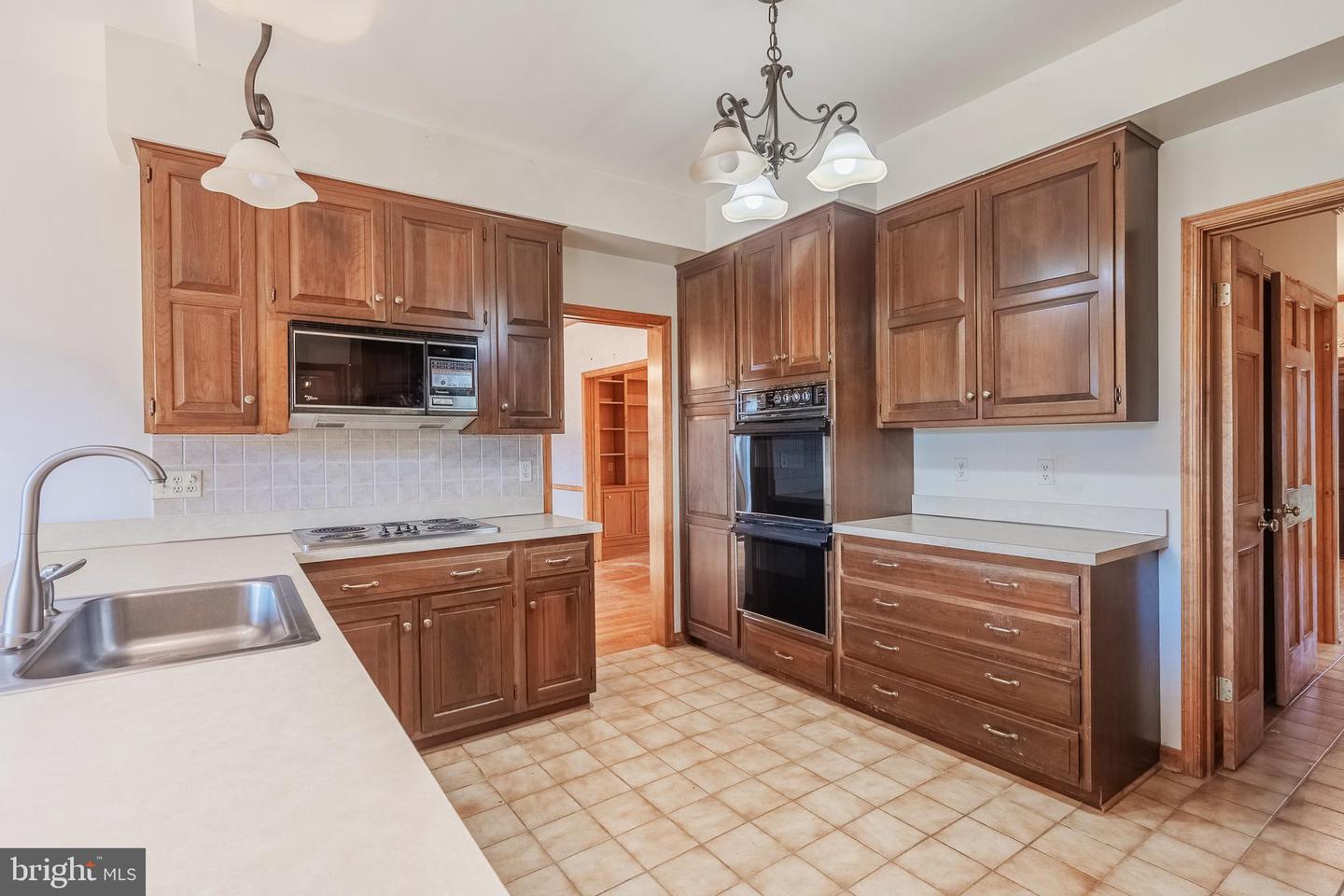 8454 TOLL HOUSE RD, ANNANDALE, Virginia 22003, 5 Bedrooms Bedrooms, ,3 BathroomsBathrooms,Residential,For sale,8454 TOLL HOUSE RD,VAFX2279906 MLS # VAFX2279906