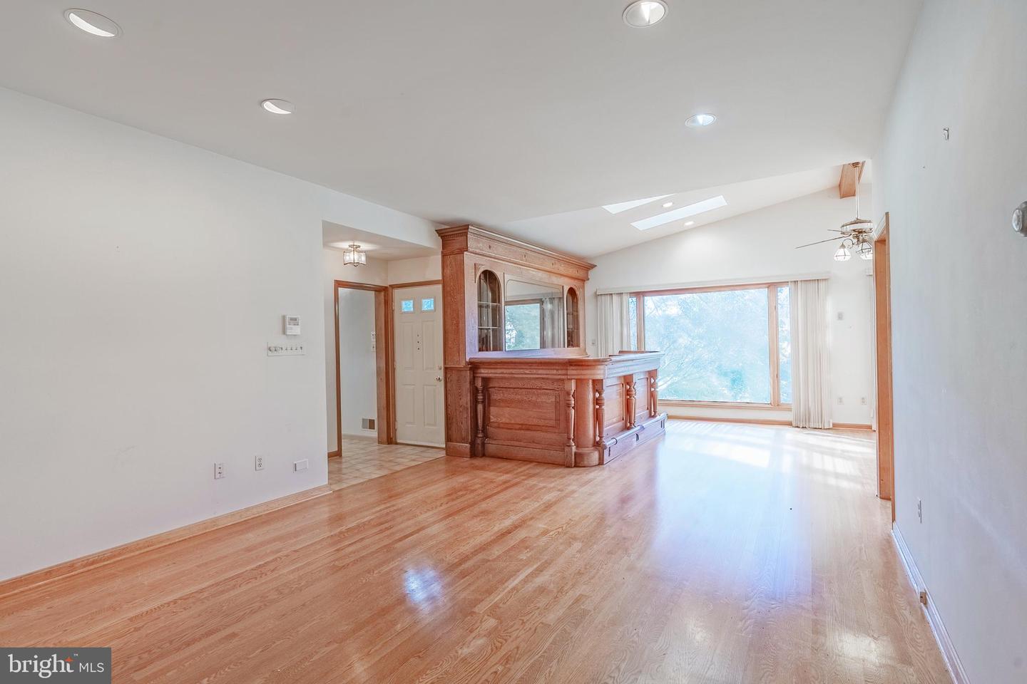 8454 TOLL HOUSE RD, ANNANDALE, Virginia 22003, 5 Bedrooms Bedrooms, ,3 BathroomsBathrooms,Residential,For sale,8454 TOLL HOUSE RD,VAFX2279906 MLS # VAFX2279906