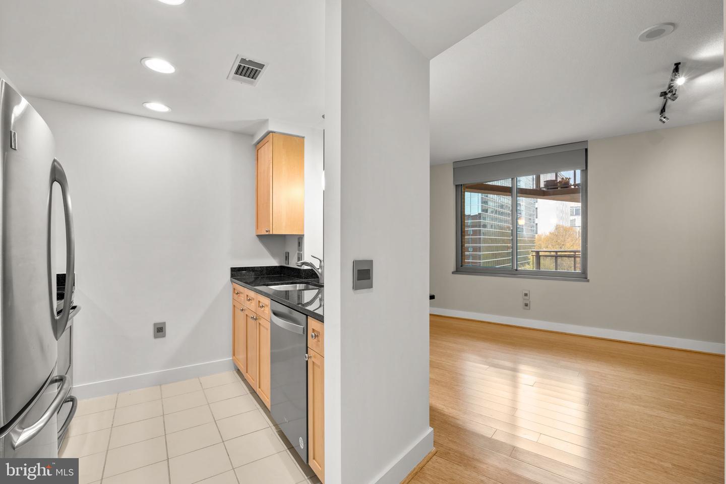 2001 15TH ST N #813, ARLINGTON, Virginia 22201, ,1 BathroomBathrooms,Residential,For sale,2001 15TH ST N #813,VAAR2066292 MLS # VAAR2066292