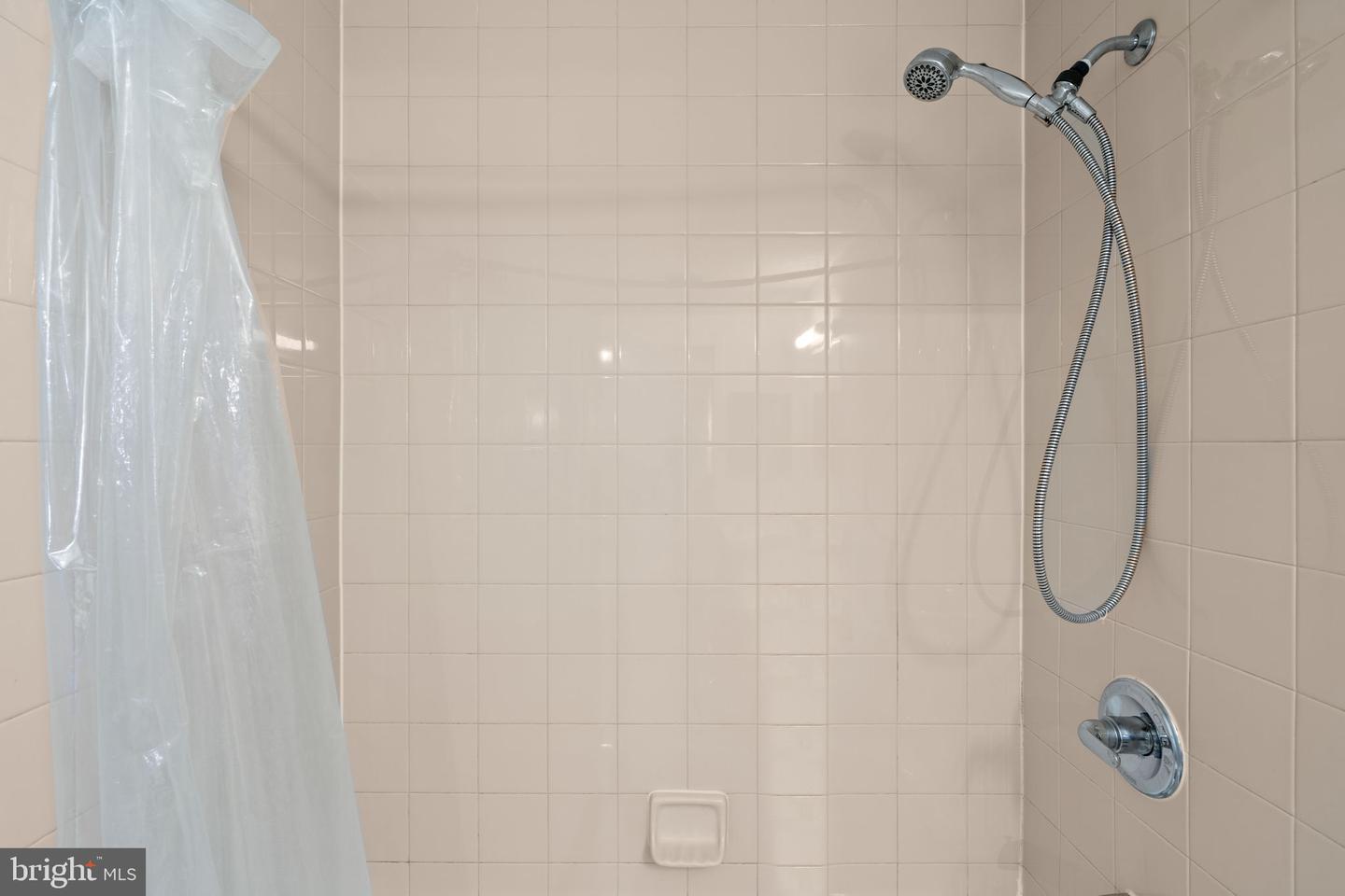 2001 15TH ST N #813, ARLINGTON, Virginia 22201, ,1 BathroomBathrooms,Residential,For sale,2001 15TH ST N #813,VAAR2066292 MLS # VAAR2066292