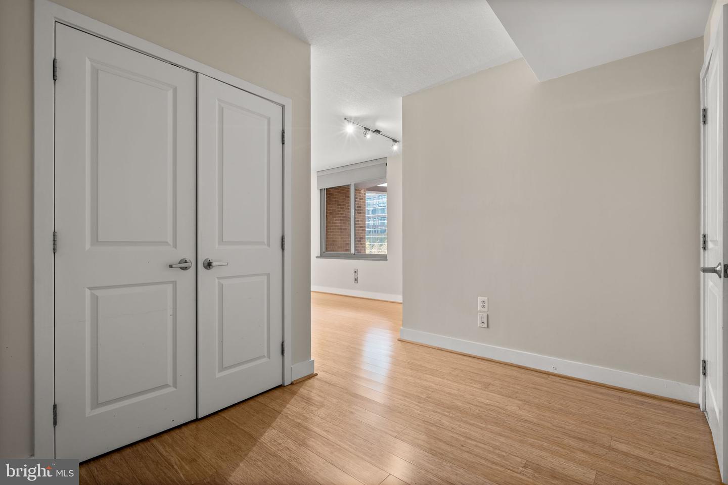 2001 15TH ST N #813, ARLINGTON, Virginia 22201, ,1 BathroomBathrooms,Residential,For sale,2001 15TH ST N #813,VAAR2066292 MLS # VAAR2066292