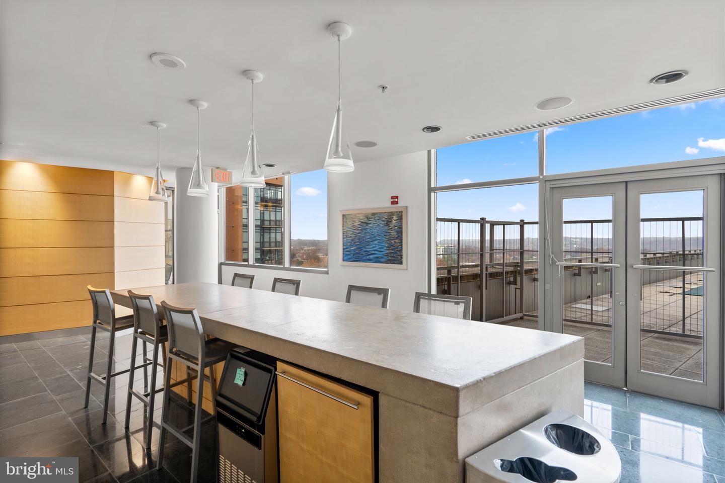 2001 15TH ST N #813, ARLINGTON, Virginia 22201, ,1 BathroomBathrooms,Residential,For sale,2001 15TH ST N #813,VAAR2066292 MLS # VAAR2066292